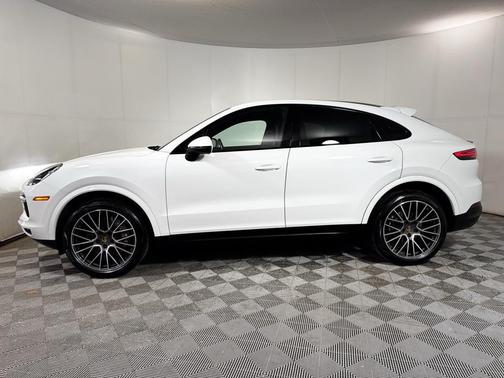 2022 Porsche Cayenne Cayenne