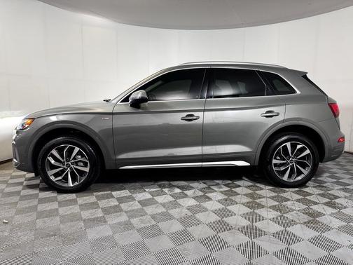 2023 Audi Q5 45 S line Premium