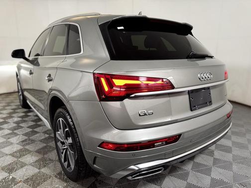 2023 Audi Q5 45 S line Premium