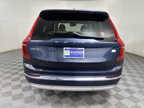 2022 Volvo XC90 Recharge Plug-In Hybrid T8 Inscription Expression 6 Passenger