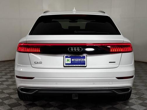 2022 Audi Q8 55 Premium Plus
