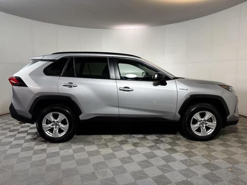 2020 Toyota RAV4 Hybrid LE