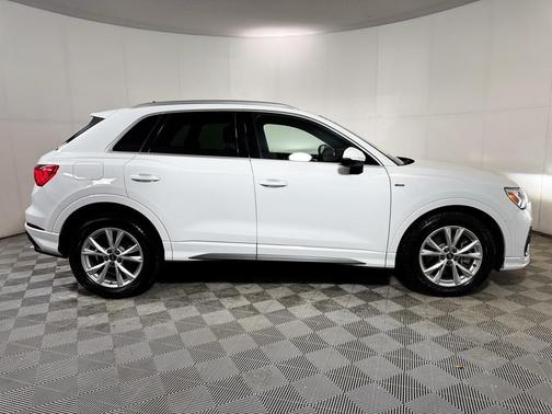2023 Audi Q3 Premium 45 TFSI S line quattro Tiptronic