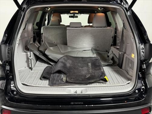 2016 Toyota Highlander LE Plus