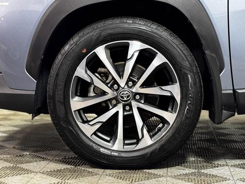 2022 Toyota Corolla Cross XLE