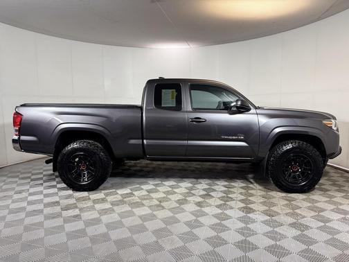 2016 Toyota Tacoma SR5