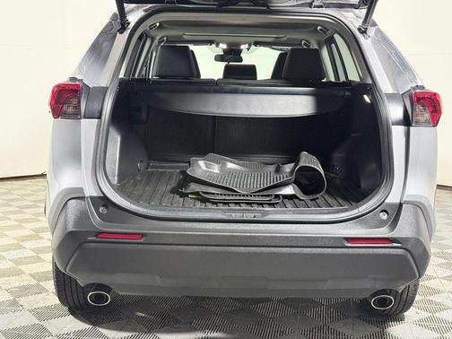 Silver Sky Metallic 2022 Toyota RAV4 XLE