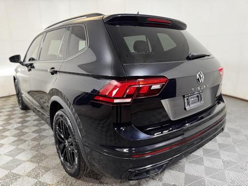2022 Volkswagen Tiguan 2.0T SE R-Line Black 4MOTION