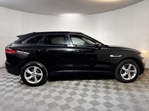 2018 Jaguar F-PACE 25t Premium