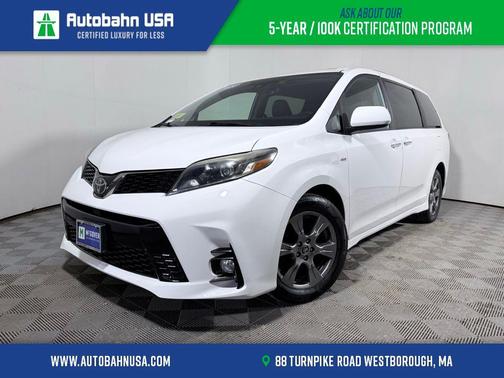 Super White 2019 Toyota Sienna SE