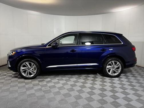 2022 Audi Q7 55 Premium Plus
