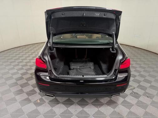 2022 BMW 530 i xDrive