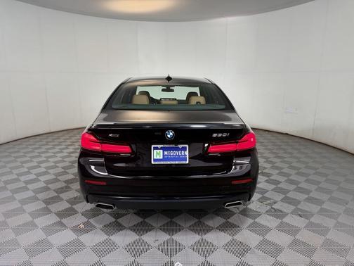 2022 BMW 530 i xDrive