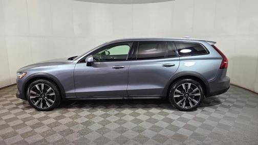 2021 Volvo V60 Cross Country T5