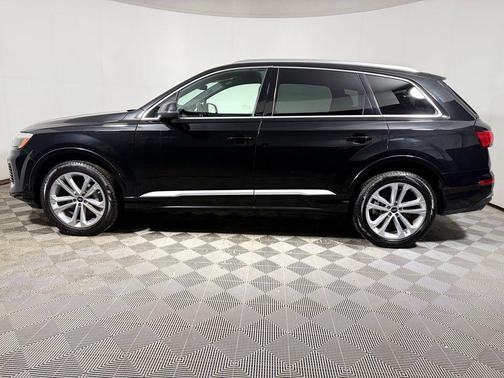 Black 2025 Audi Q7 55 Premium Plus