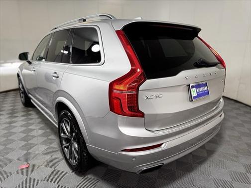 2019 Volvo XC90 T6 Momentum