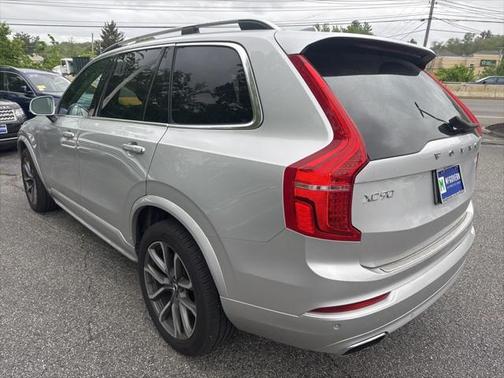 2019 Volvo XC90 T6 Momentum