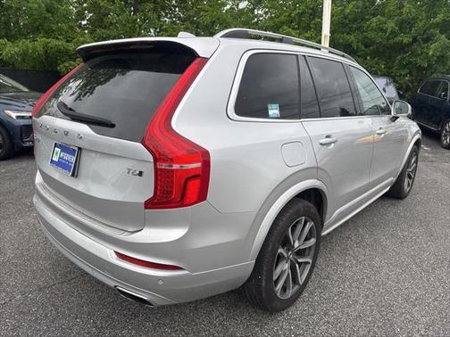 2019 Volvo XC90 T6 Momentum