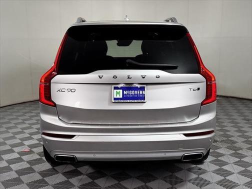 2019 Volvo XC90 T6 Momentum