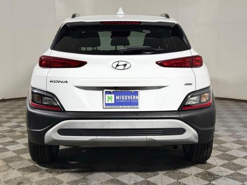Lunar White 2022 Hyundai KONA SEL