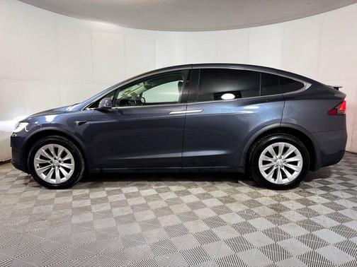 Midnight 2017 Tesla Model X 75D