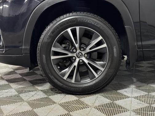 2017 Toyota Highlander LE Plus