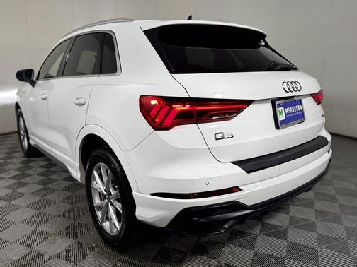 2021 Audi Q3 45 S line Premium