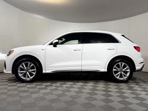 2021 Audi Q3 45 S line Premium