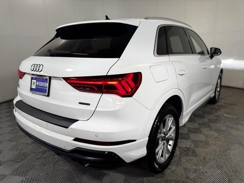 2021 Audi Q3 45 S line Premium