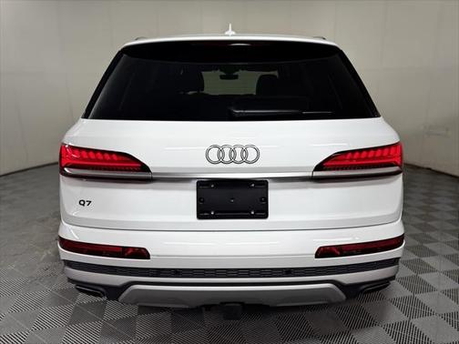 2025 Audi Q7 55 Premium Plus