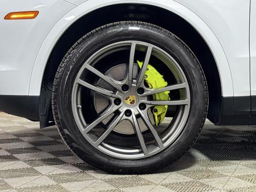 2022 Porsche Cayenne Cayenne