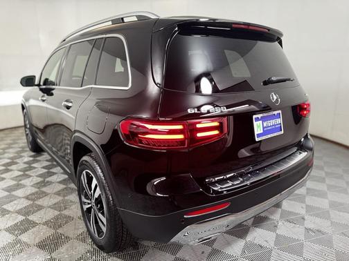 2025 Mercedes-Benz GLB 250 4MATIC
