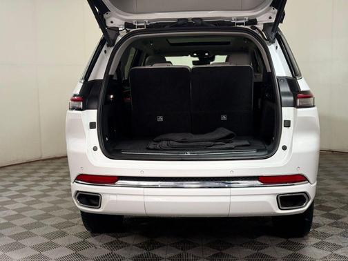 Bright White Clearcoat 2022 Jeep Grand Cherokee L Overland