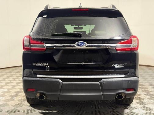 Crystal Black Silica 2019 Subaru Ascent Limited 8-Passenger