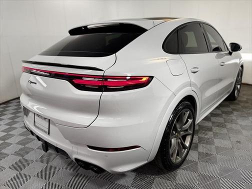 2022 Porsche Cayenne GTS