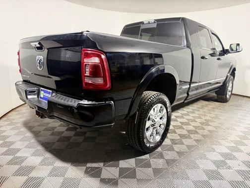 Diamond Black Crystal Pearlcoat 2019 RAM 3500 Limited Mega Cab 4x4 6'4' Box