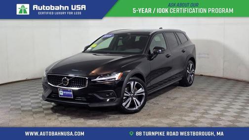 2025 Volvo V60 Cross Country Plus, B5 AWD Gas (mild hybrid)