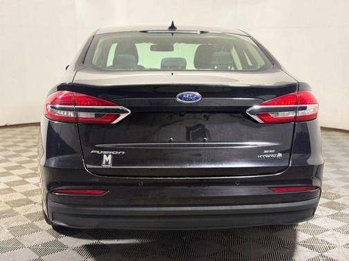 Black 2019 Ford Fusion Hybrid SE