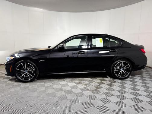 2022 BMW 330e Base