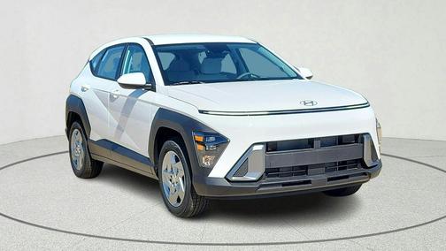 Atlas White 2026 Hyundai KONA SE