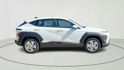 Atlas White 2026 Hyundai KONA SE