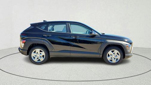 Abyss Black Pearl 2026 Hyundai KONA SE