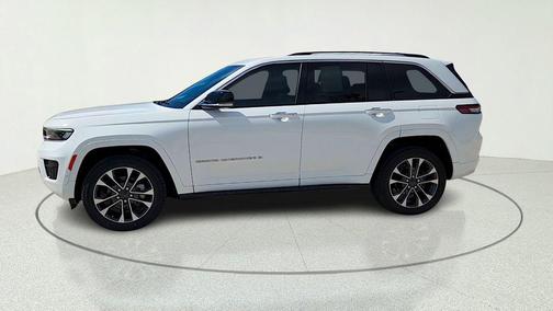 Bright White Clearcoat 2023 Jeep Grand Cherokee Overland
