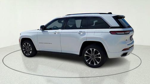 Bright White Clearcoat 2023 Jeep Grand Cherokee Overland
