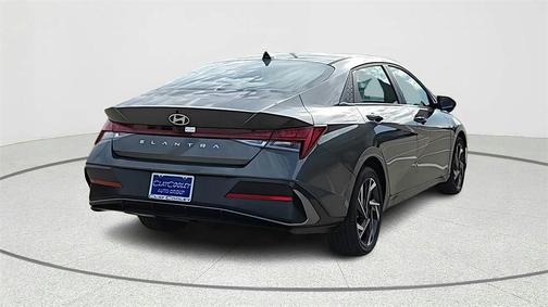 2025 Hyundai ELANTRA SEL