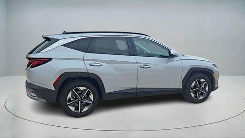 Shimmering Silver 2026 Hyundai TUCSON SEL