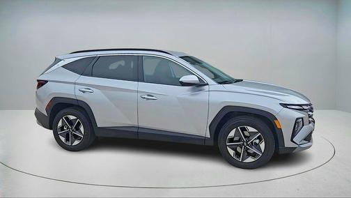 Shimmering Silver 2026 Hyundai TUCSON SEL