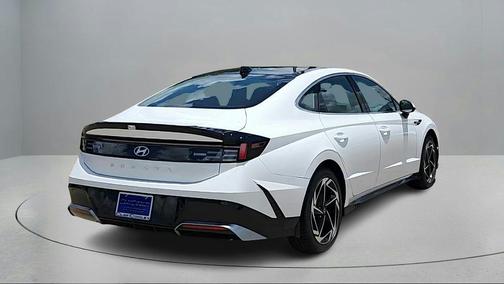 2026 Hyundai SONATA SEL