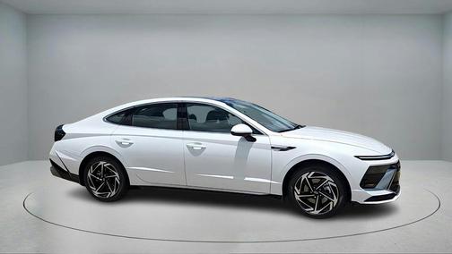 2026 Hyundai SONATA SEL