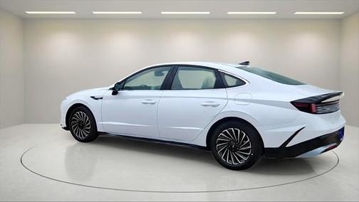2025 Hyundai SONATA Hybrid SE